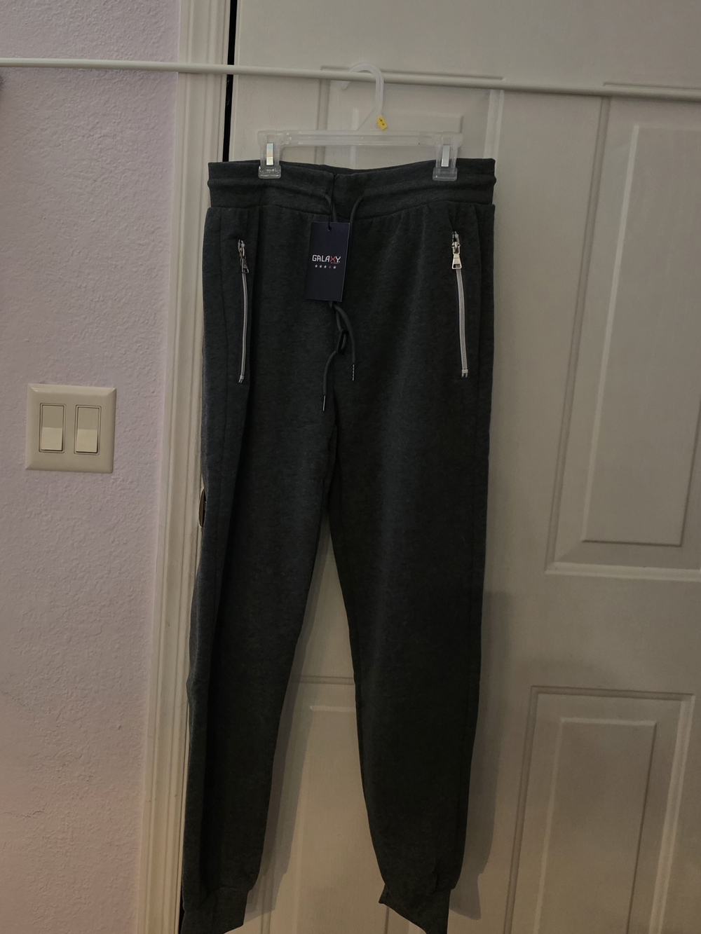 NWT- Galaxy By Harvic Men's Small  Charcoal Zip-Pocket Joggers